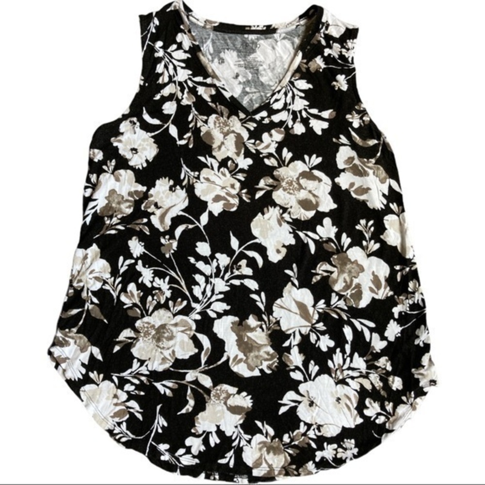 Apt. 9 size large sleeveless V-neck top round hem